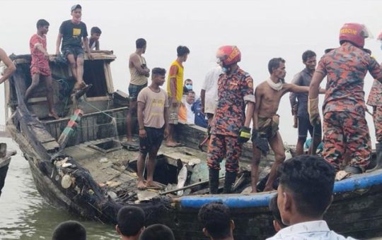 ট্রলারের হিমঘরে হাত-পা বাঁধা ১০ জনের অর্ধগলিত মরদেহ উদ্ধার