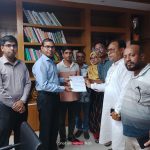 ঝিনাইদহ জেলা প্রশাসকের কাছে স্মারকলিপি প্রদান করেছে জেলা শহরে রেলপথ চাই বাস্তবায়ন পরিষদের নেতৃবৃন্দ
